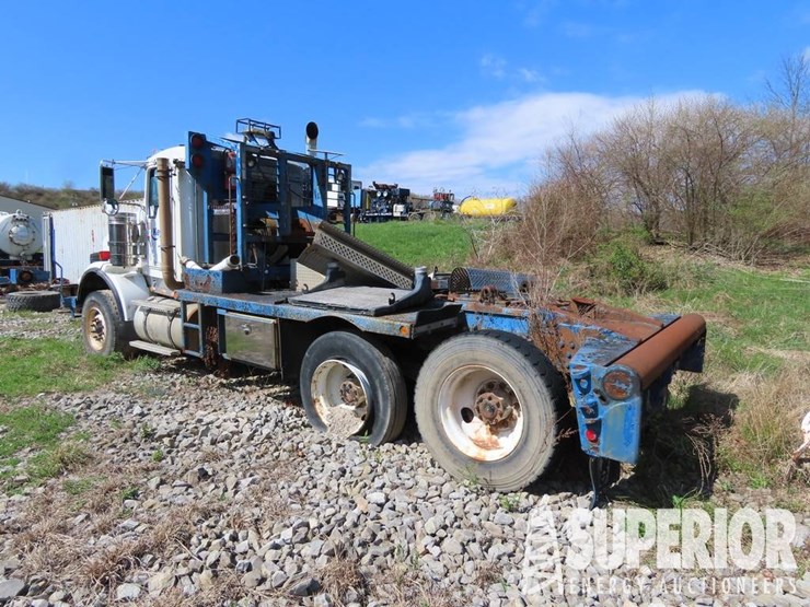 2010-kenworth-t800-image-2