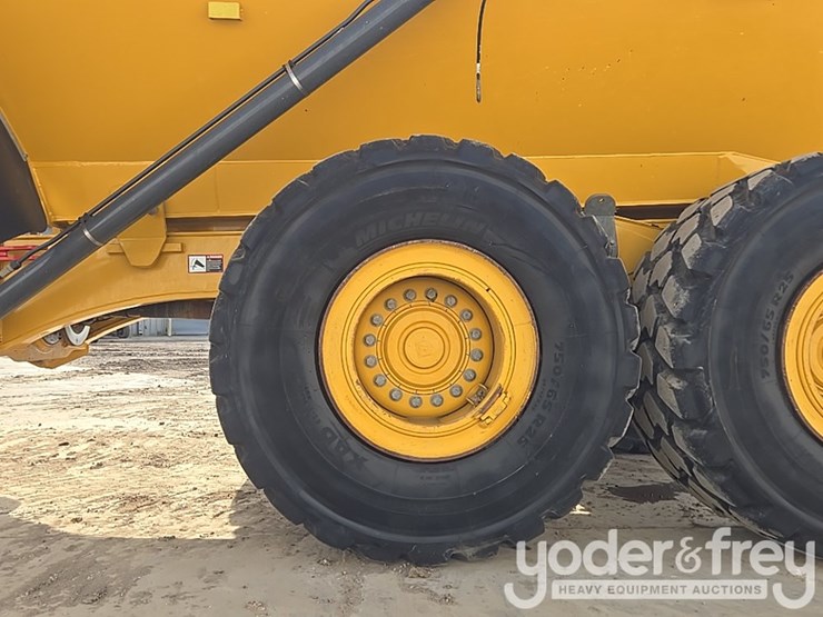 2022-deere-260e-image-12