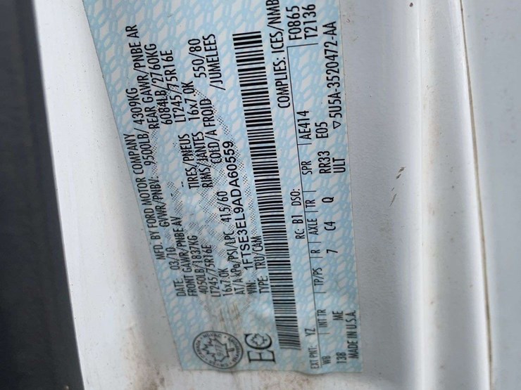 2010-ford-cargo-image-23