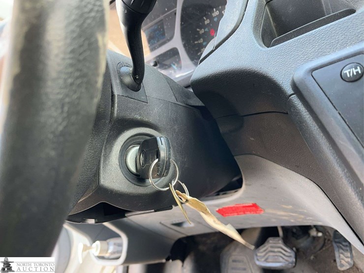 2016-ford-transit-image-13