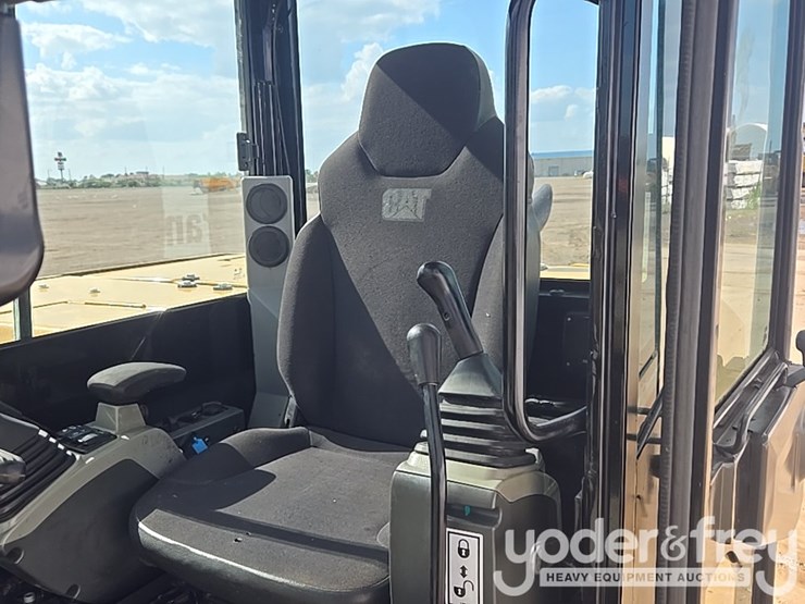 2018-caterpillar-305.5-image-87