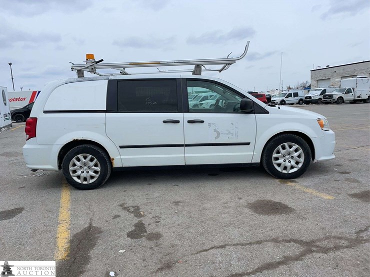 2015-ram-c/v-image-4