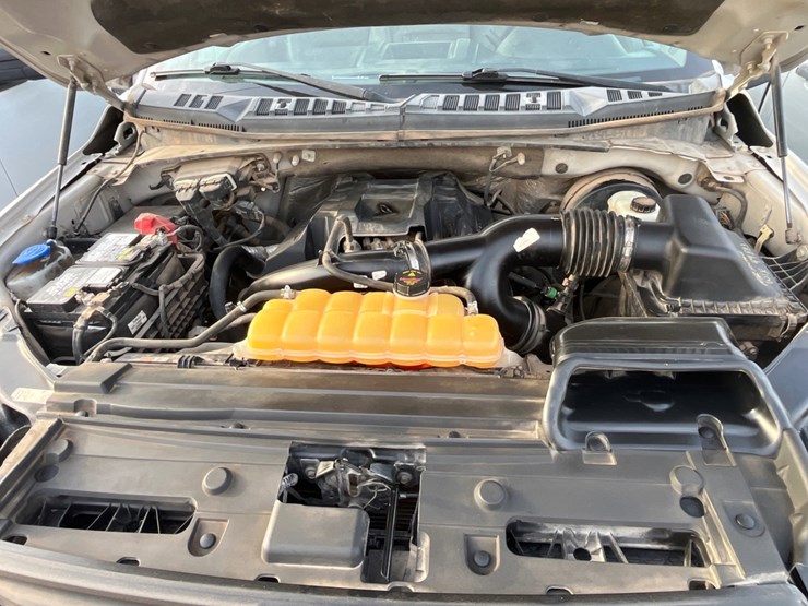 2016-ford-f150-image-13