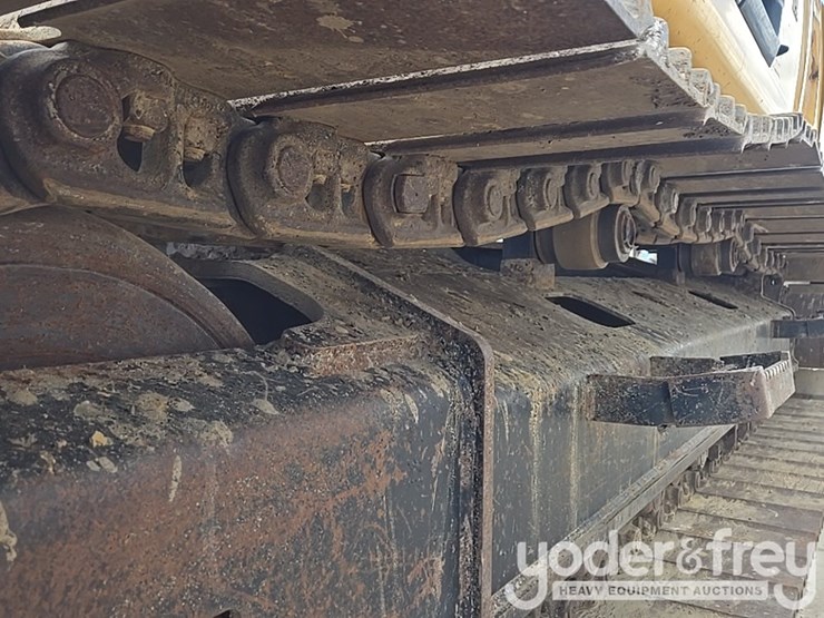 2017-deere-210g-lc-image-15