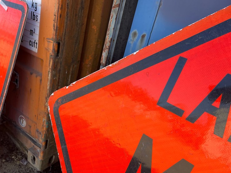 #3934-•-retired-fiberglass-road-signs-image-7