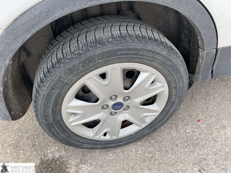 2015-ford-escape-image-18