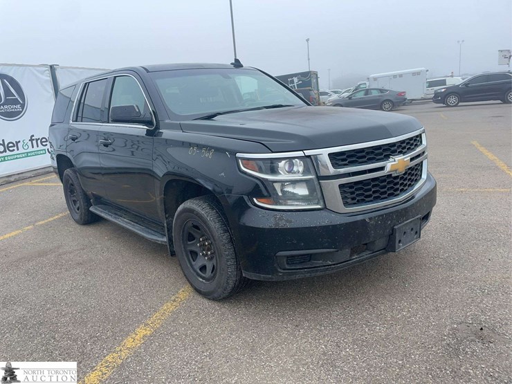 2017-chevrolet-tahoe-image-3