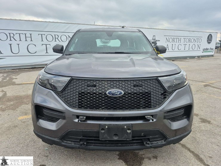 2020-ford-explorer-image-2