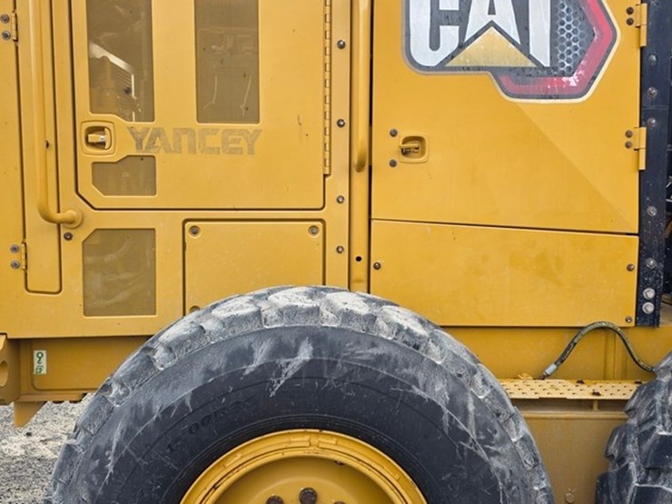 2020-caterpillar-140-image-30