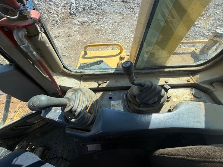 2003-komatsu-d155ax-5-image-21