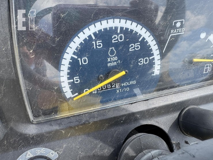 2025-john-deere-2025r-image-15