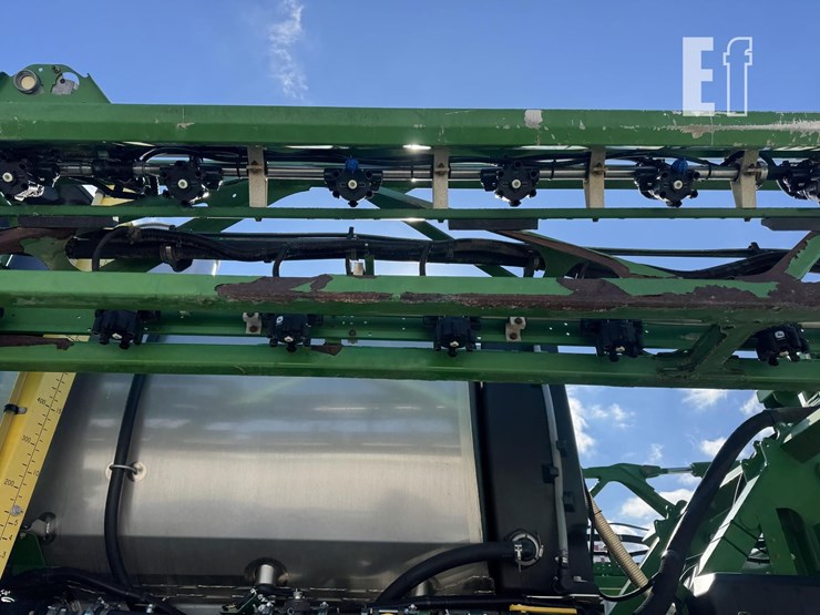 2019-john-deere-r4038-image-16