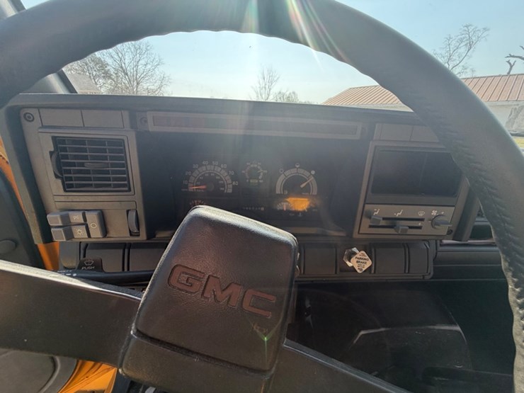 #31743-•-1996-gmc-c7h-single-axle-dump-truck-image-17