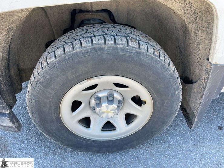 2017-chevrolet-silverado-1500-image-25