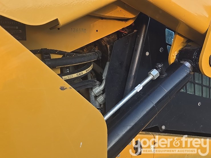 2022-caterpillar-289d3-image-41