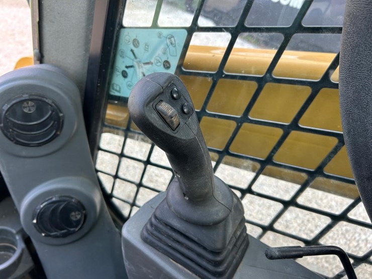 2022-caterpillar-259d3-image-25