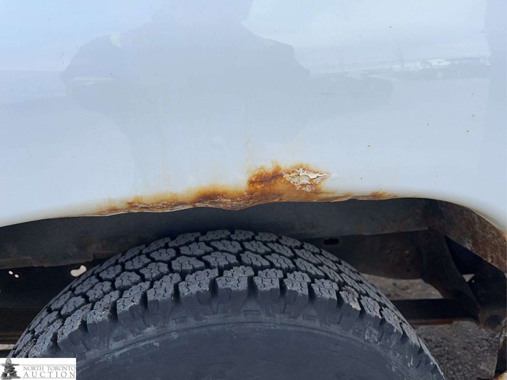 2011-ford-cargo-image-29