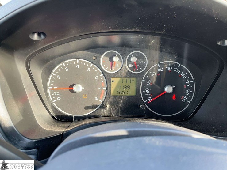 2011-ford-transit-connect-image-12