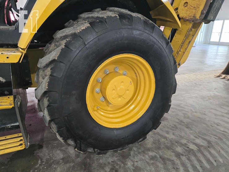 2021-caterpillar-420-image-29