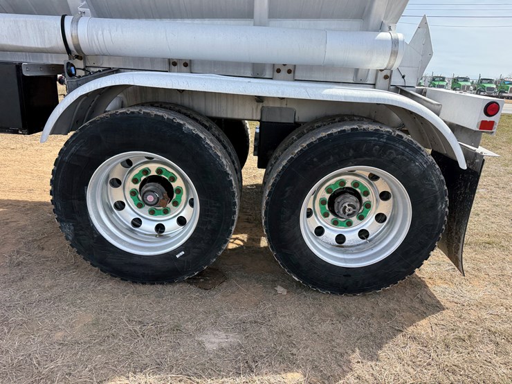 2011-brenner-tank-trailer-image-14