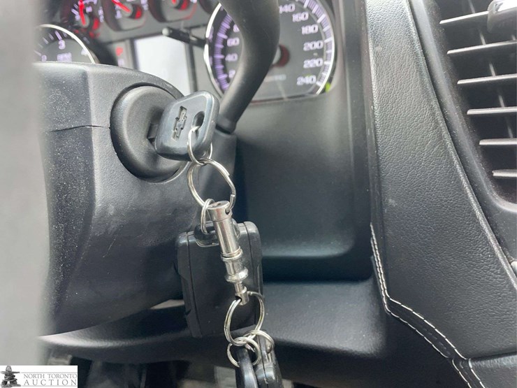 2017-chevrolet-tahoe-image-14