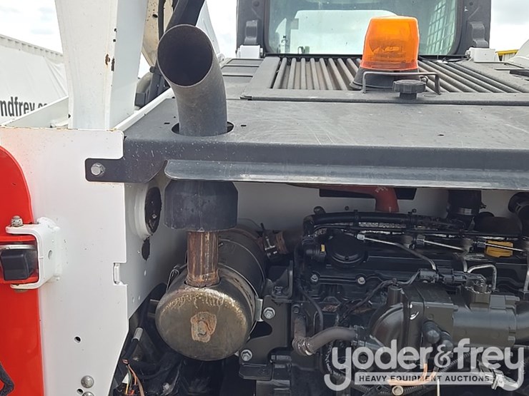 2021-bobcat-t740-image-44