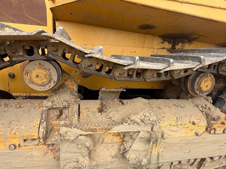 deere-750c-lt-image-4