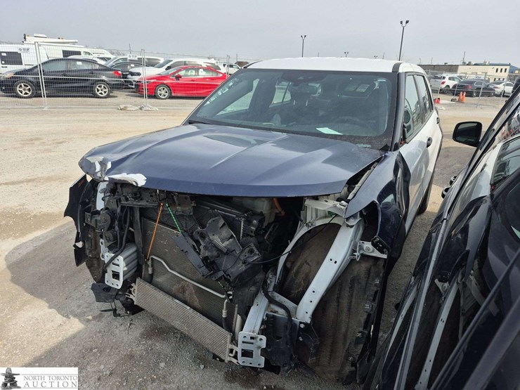 2023-ford-explorer-image-1