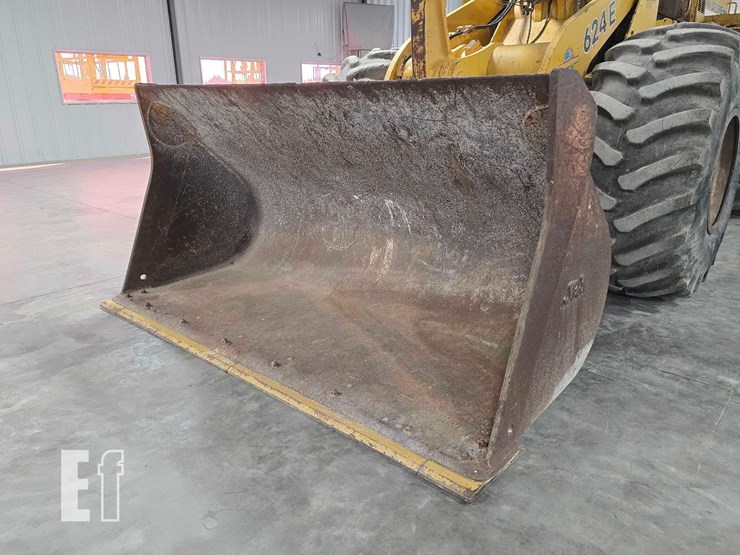 1990-deere-624e-image-9