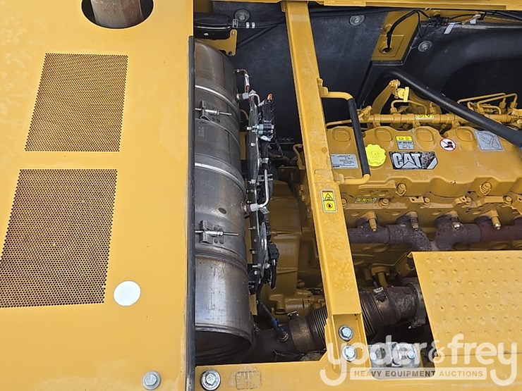 2019-caterpillar-336-image-101