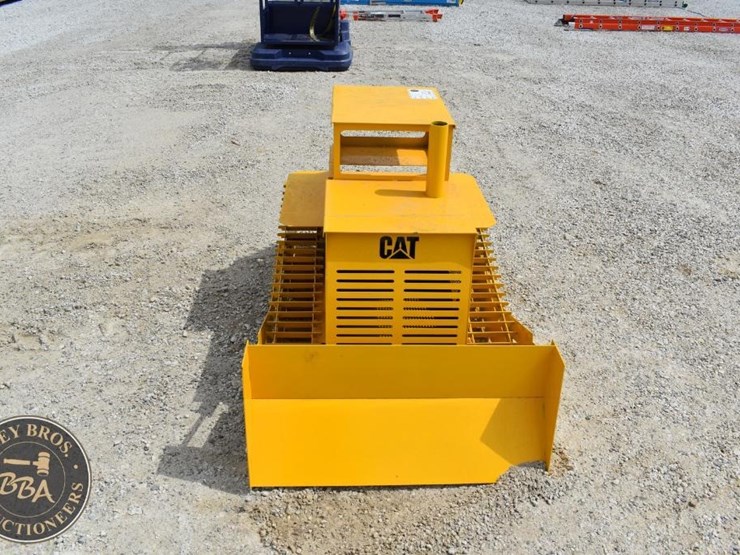 caterpillar-dozer-lawn-ornament-42930-image-5