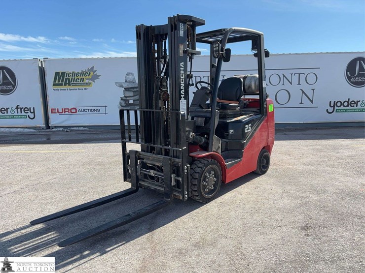 2023-hangcha-25-5000-lbs-forklift-image-1
