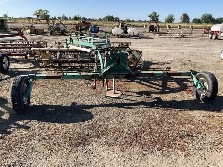 new-holland-260-image-2