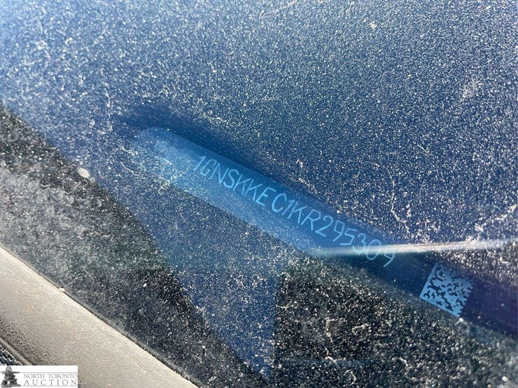 2019-chevrolet-suburban-image-16