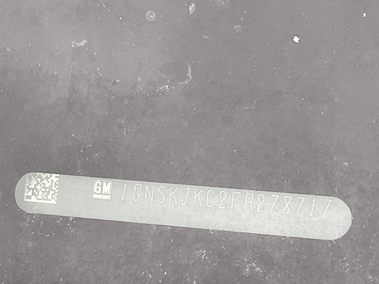 2015-chevrolet-suburban-image-98