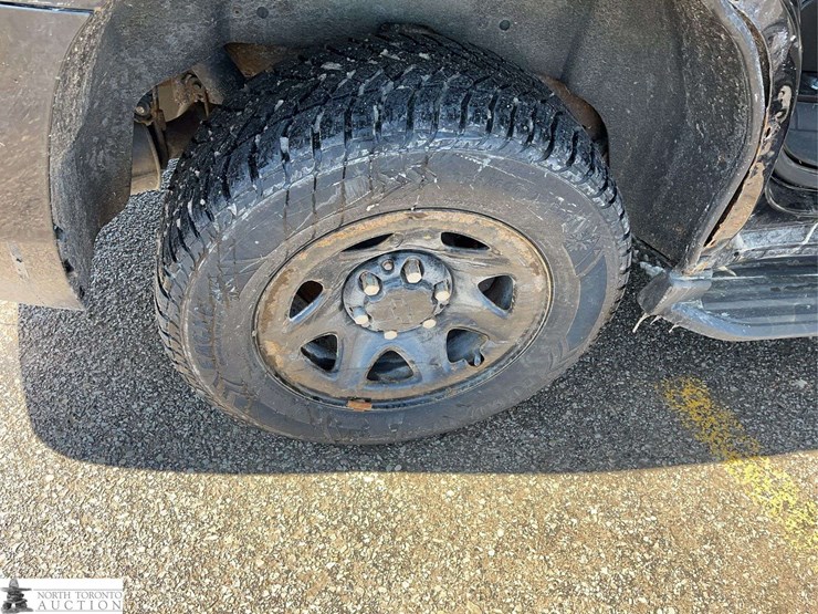 2017-chevrolet-tahoe-image-24