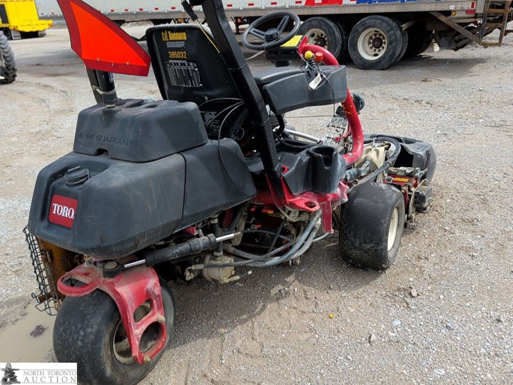 2013-toro-groundsmaster-3320-image-6