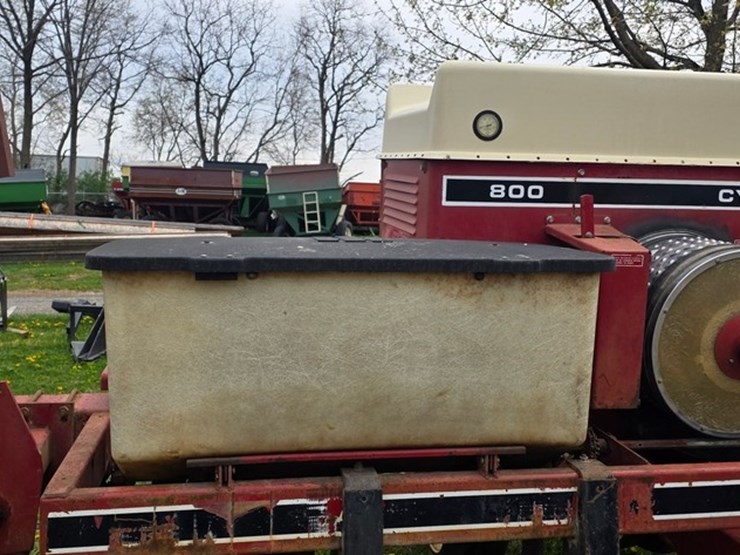 international-800-image-7