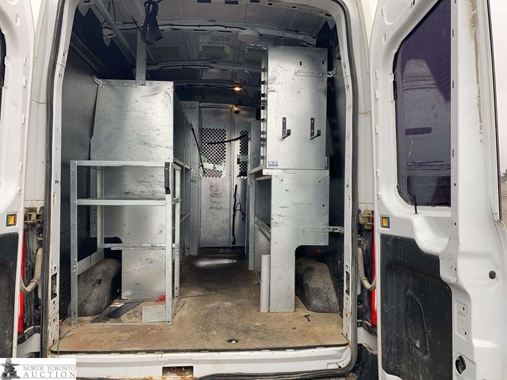 2016-ford-transit-image-24