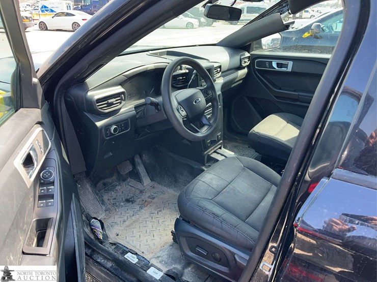 2020-ford-explorer-image-9