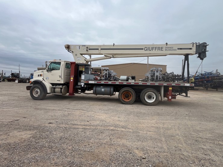 2007-sterling-lt7500-image-8