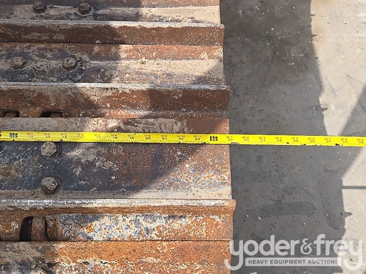 2021-caterpillar-d1-image-23