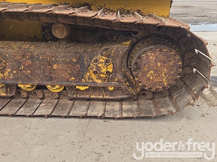 2014-komatsu-d61px-23-image-13