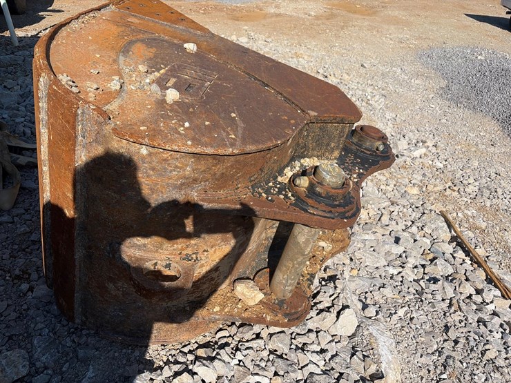 2022-volvo-ec300el-image-23