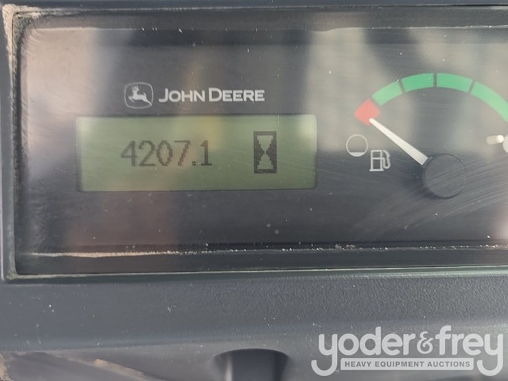 2011-deere-328d-image-47