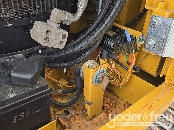 2018-caterpillar-305.5-image-77