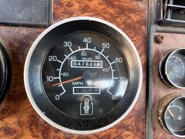 2000-kenworth-t800-image-18