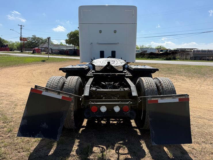 2016-kenworth-t880-image-6