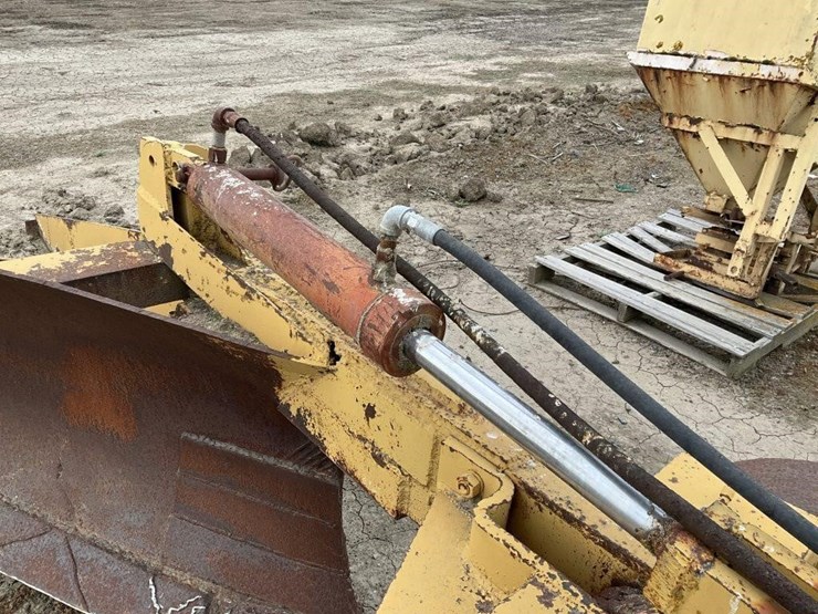 custom-1-way-pull-v-ditcher-image-8