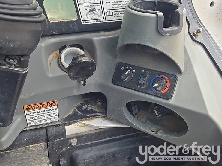 2021-bobcat-t740-image-88